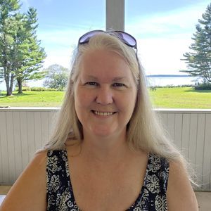 Meet your Posher, Laurie n bruce